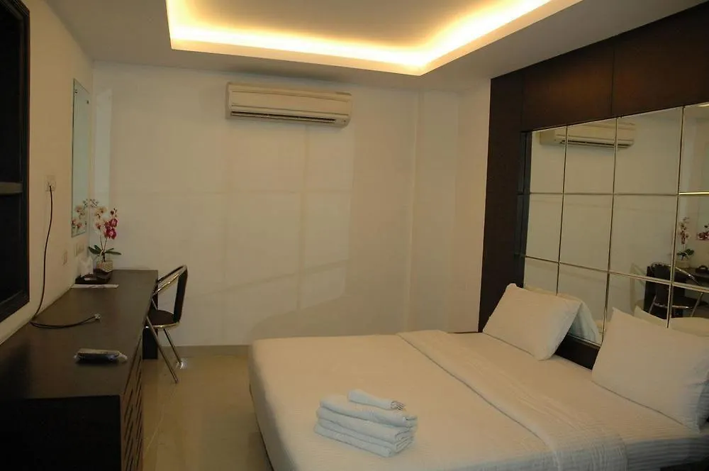 Hotel Swaran Palace Delhi  4*, Delhi (National Capital Territory of India)