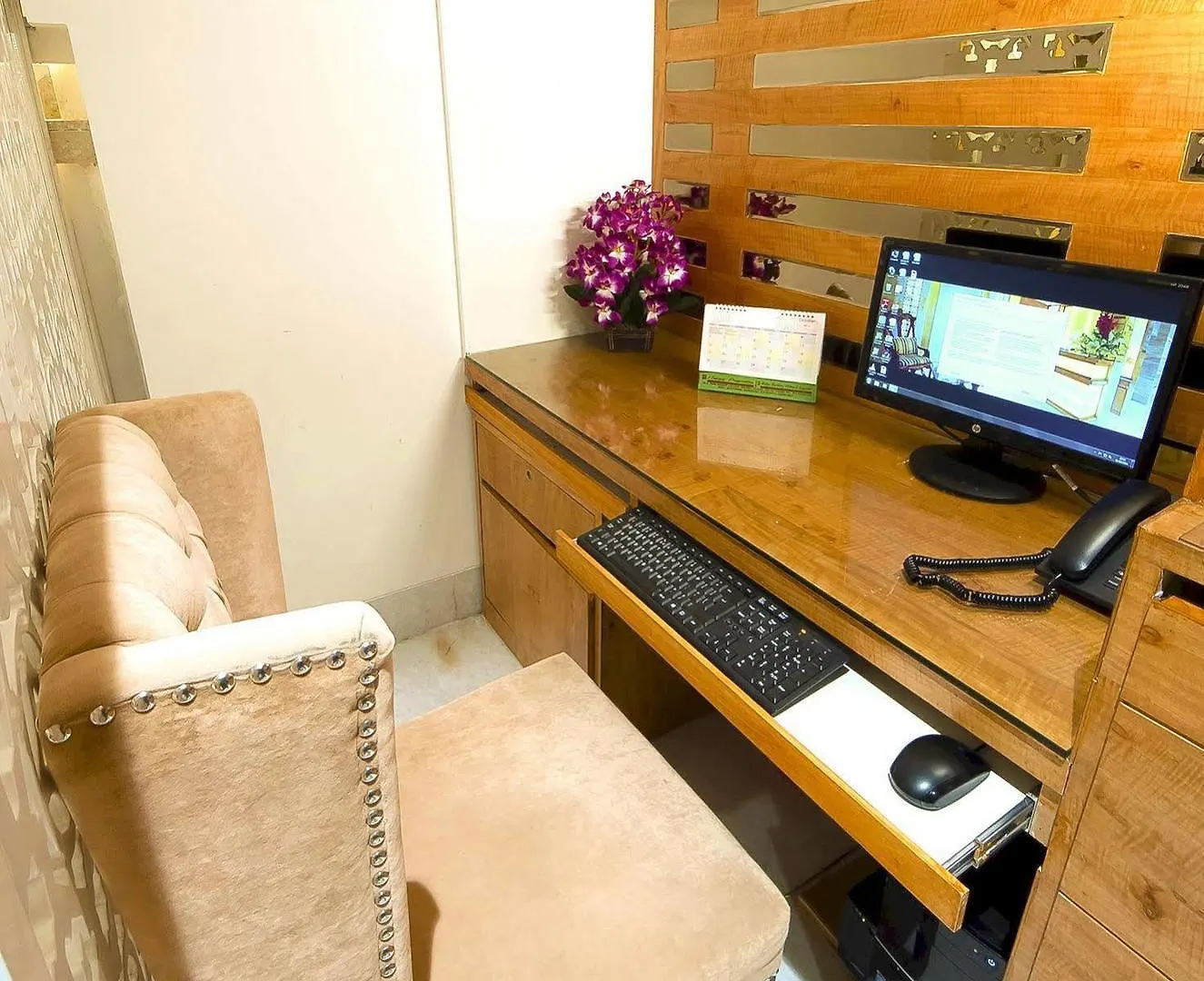 Hotel Swaran Palace Delhi  4*, Delhi (National Capital Territory of India)